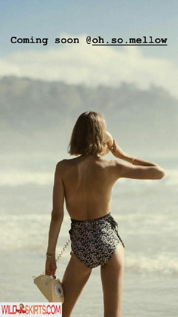 Isabelle Cornish / isabellecornish nude Instagram leaked photo #18