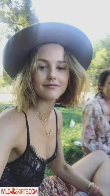 Isabelle Cornish / isabellecornish nude Instagram leaked photo #142