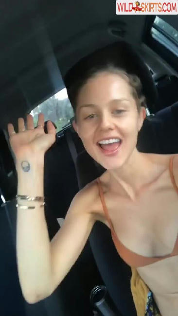 Isabelle Cornish / isabellecornish nude Instagram leaked photo #15