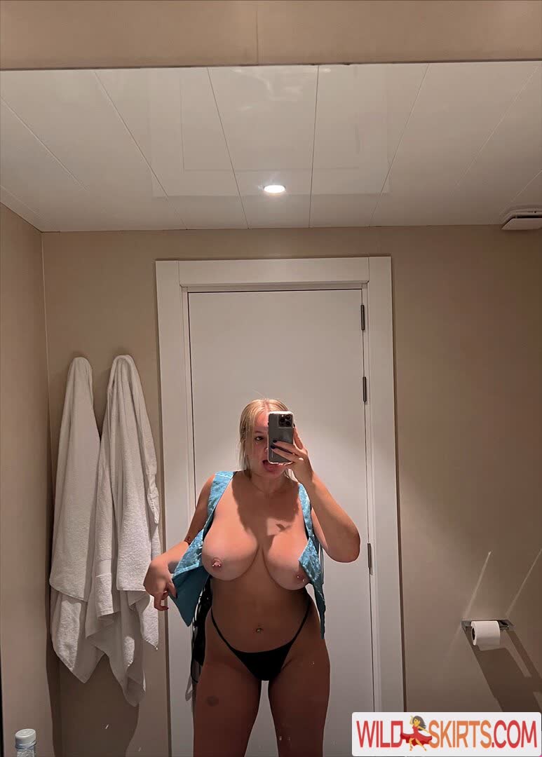 Isisxox nude leaked photo #31