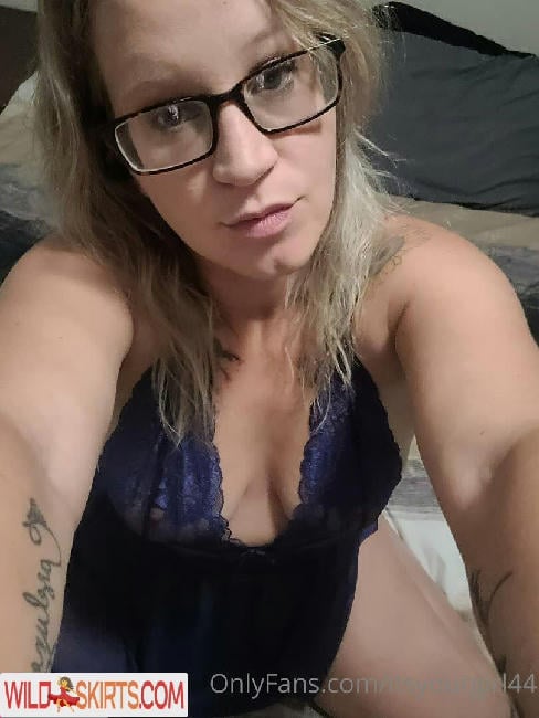 itsyourgirl44 / itsyourgirl44 / lovrgirl_ nude OnlyFans, Instagram leaked photo #1