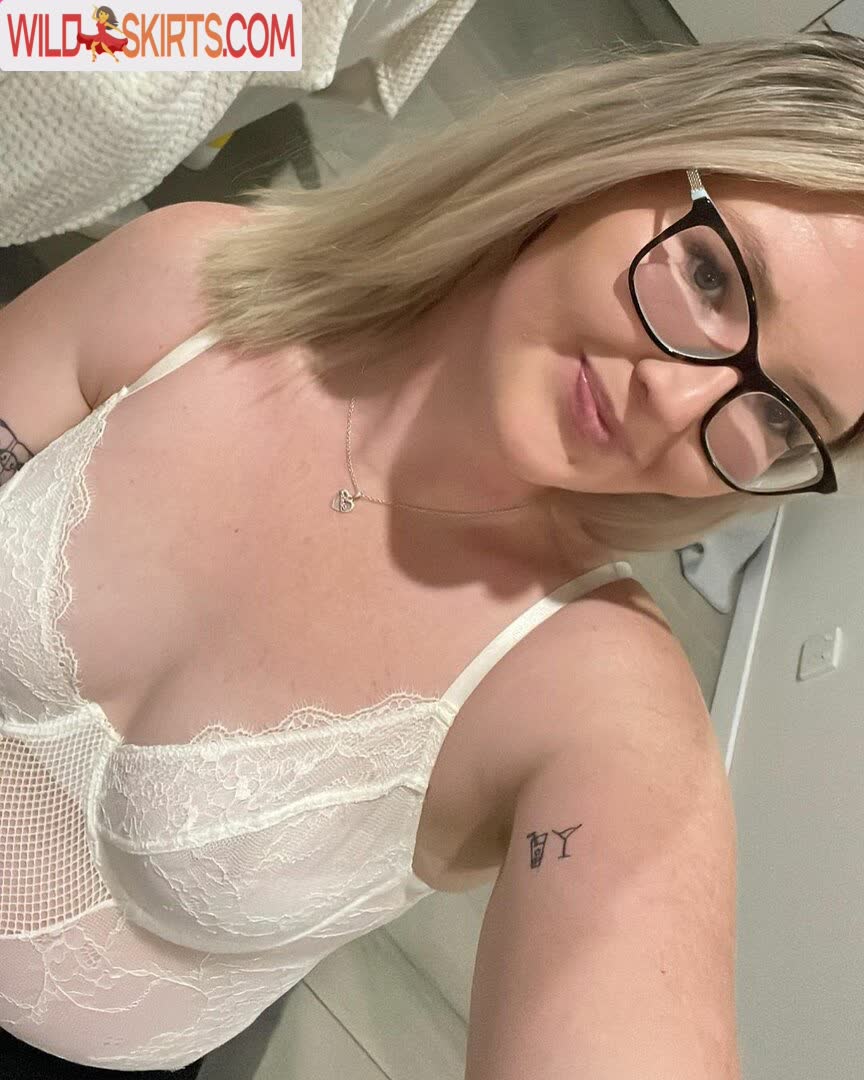 izzzzzy-r / Izzzzzyr / izzy / izzzzzy-r nude OnlyFans, Instagram leaked photo #6