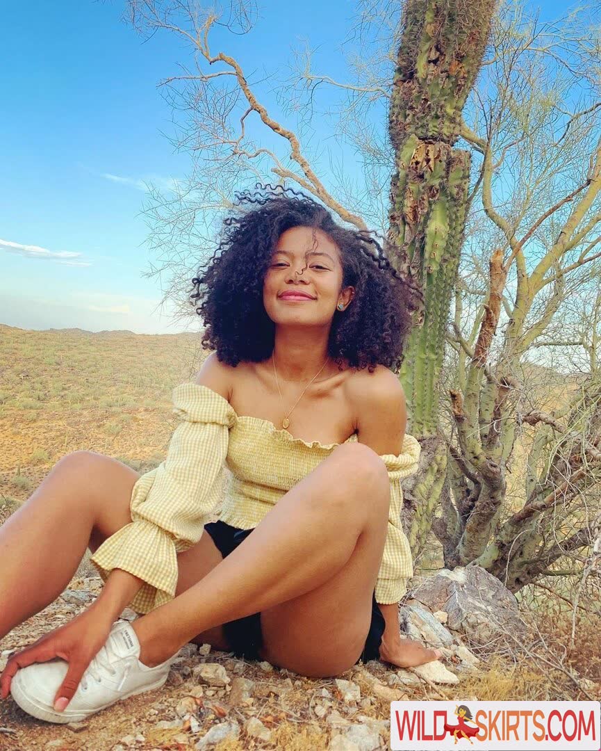 Jaz Sinclair nude leaked photo #1