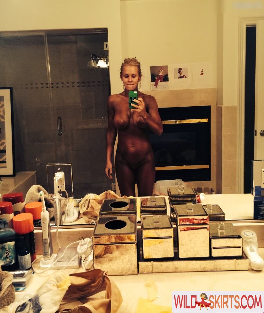 Jenny McCarthy / JennyMcCarthy nude Instagram leaked photo #5