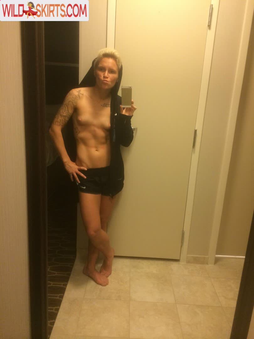 Jess Fishlock And Rachel Corsie / jessfishlock nude Instagram leaked photo #2