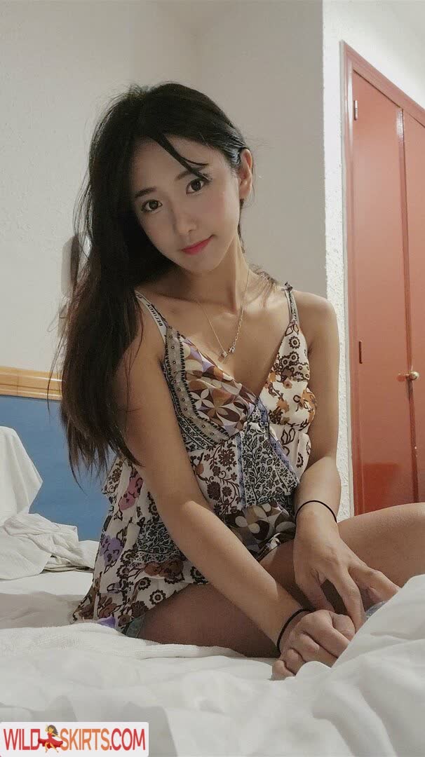 Jinnytty nude leaked photo #65