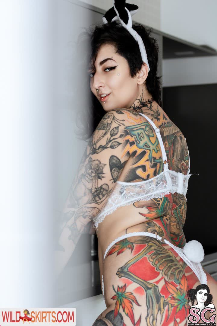 Julha Suicide nude leaked photo #7