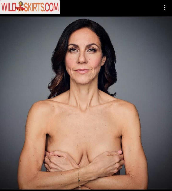 Julia Bradbury / Showing Breasts / therealjuliabradbury nude Instagram leaked photo #11