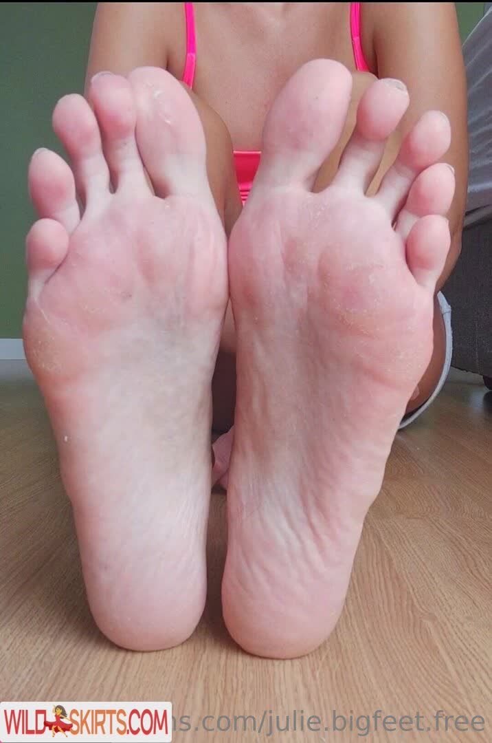 Julie.bigfeet.free nude leaked photo #9