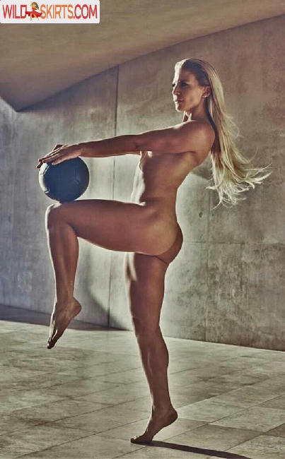 Julie Ertz / julieertz nude Instagram leaked photo #4