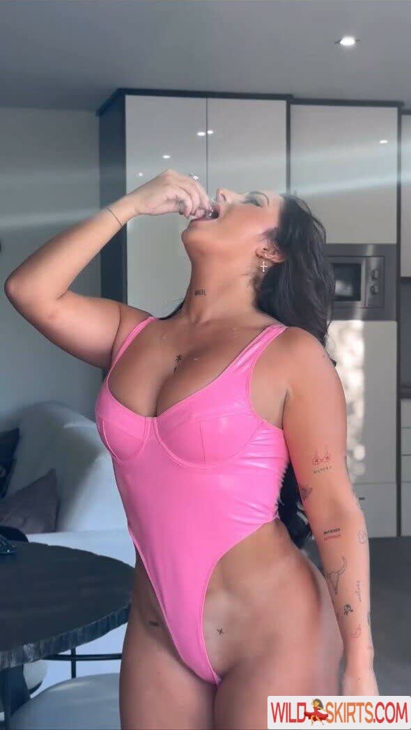 Jullyvrose / JULLYVROSE / Juliana Vieira / jullyvrosee nude OnlyFans, Patreon, Instagram leaked photo #15