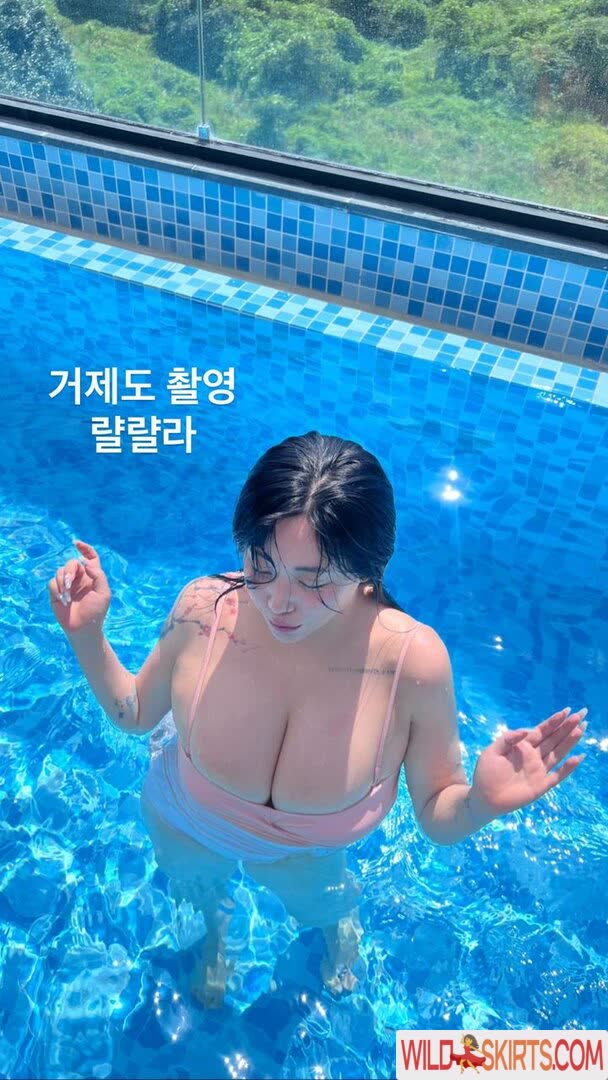 Jung Hye Bin nude leaked photo #99