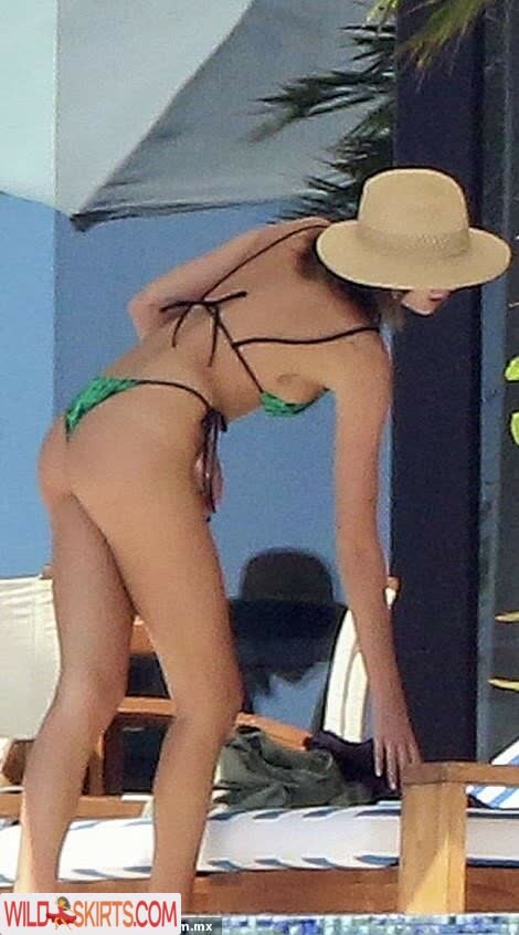 Kaia Gerber nude leaked photo #110