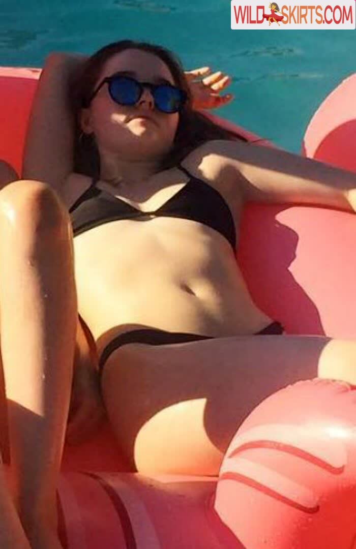 Kaitlyn Dever / kaitlyndever nude Instagram leaked photo