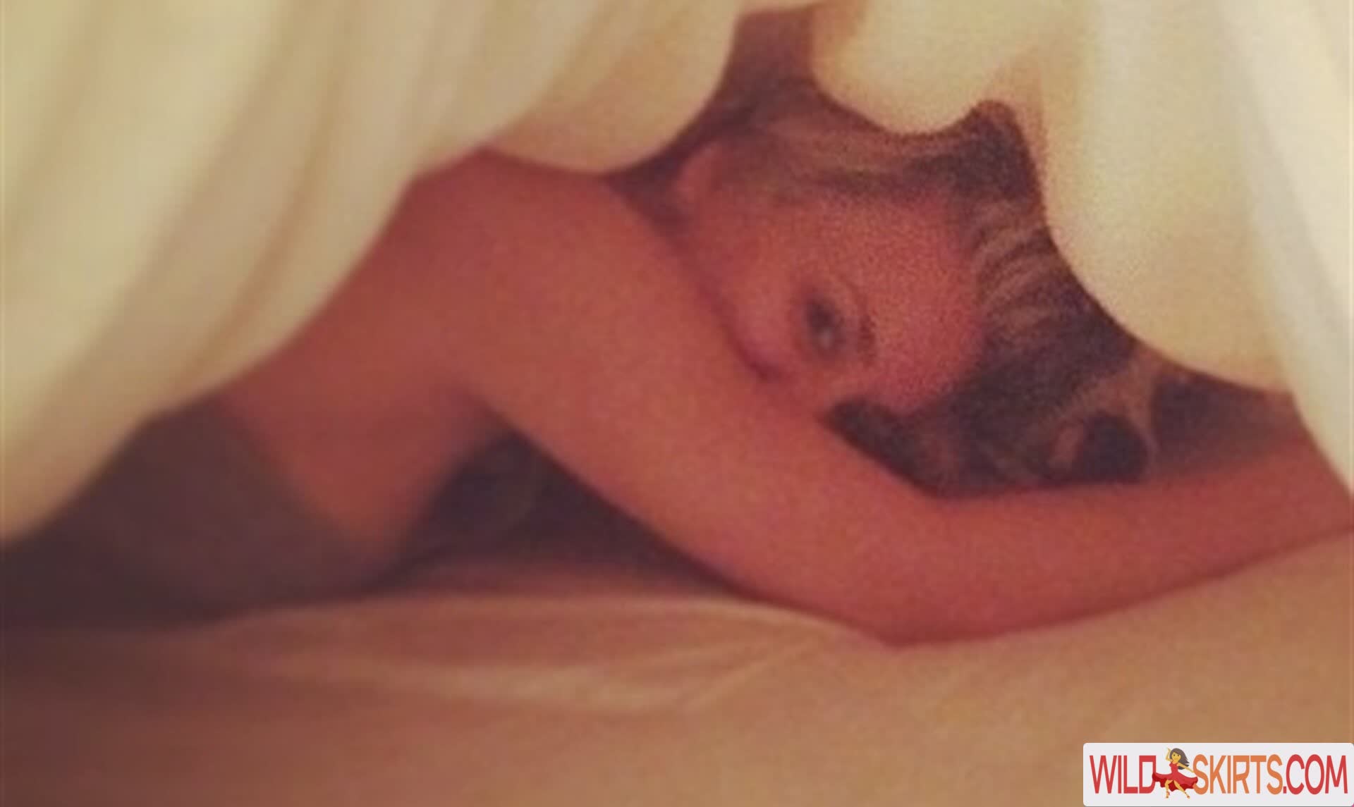 Kaley Cuoco nude leaked photo #217