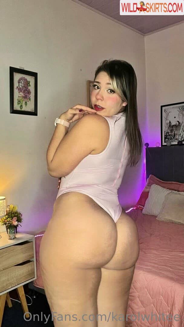 Karolwhitee nude leaked photo #78