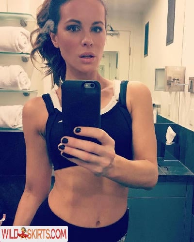 Kate Beckinsale / katebeckinsale nude Instagram leaked photo #100