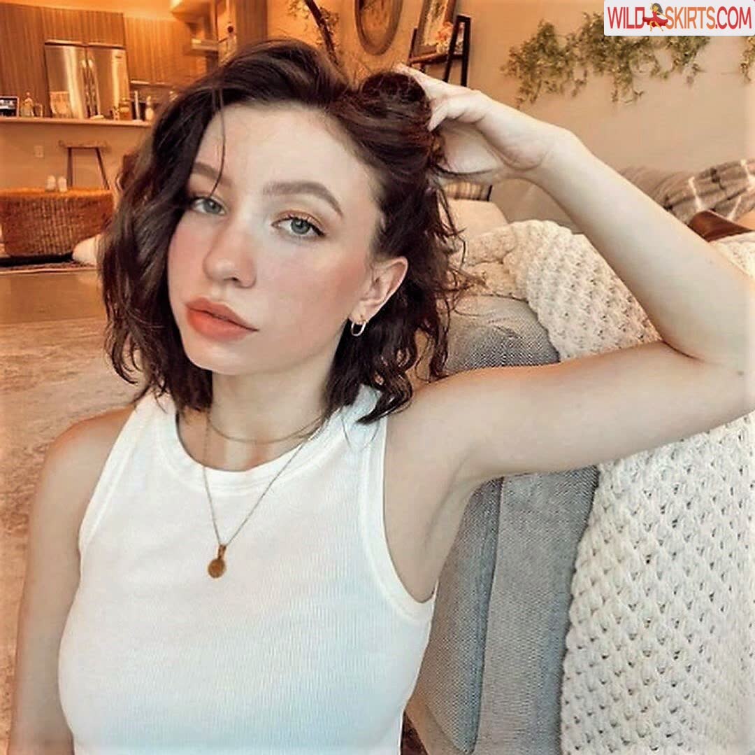 Katelyn Nacon nude leaked photo #1