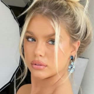 Kaylyn Slevin avatar