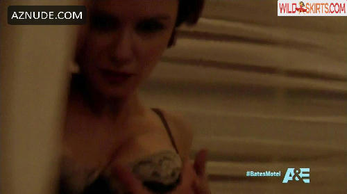 Keegan Connor Tracy nude leaked photo #4