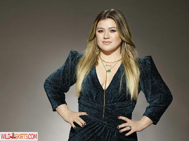 Kelly Clarkson / kellyclarkson nude Instagram leaked photo #5