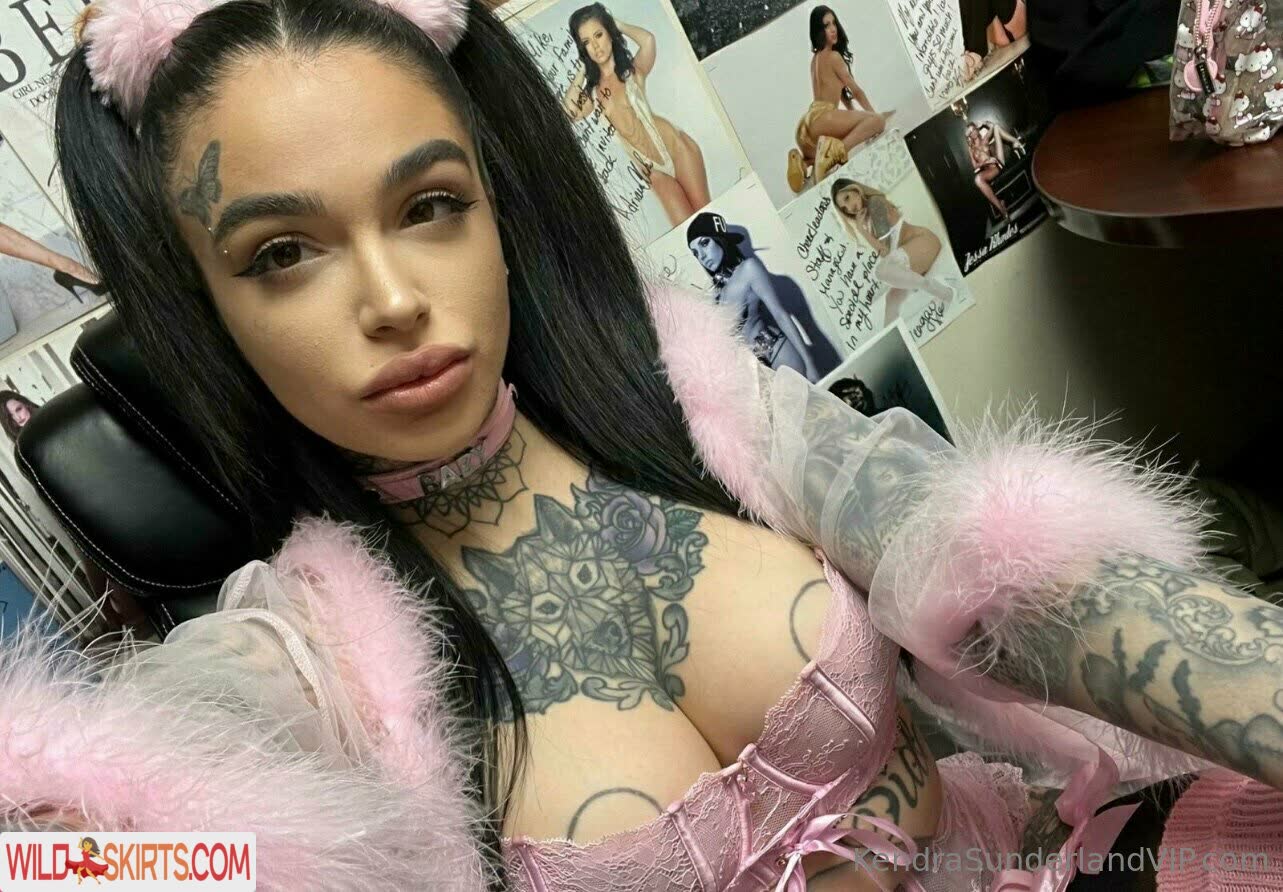 KendraSunderland nude leaked photo #29