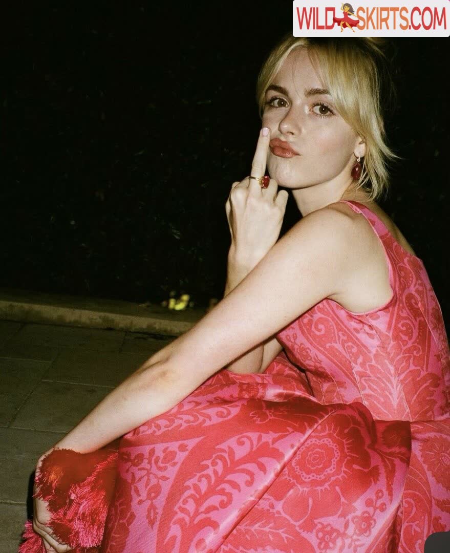 Kiernan Shipka / AdventuresSabrina / kiernanshipka nude Instagram leaked photo #16