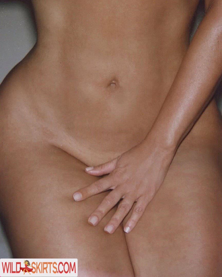 Kim Kardashian nude leaked photo #10