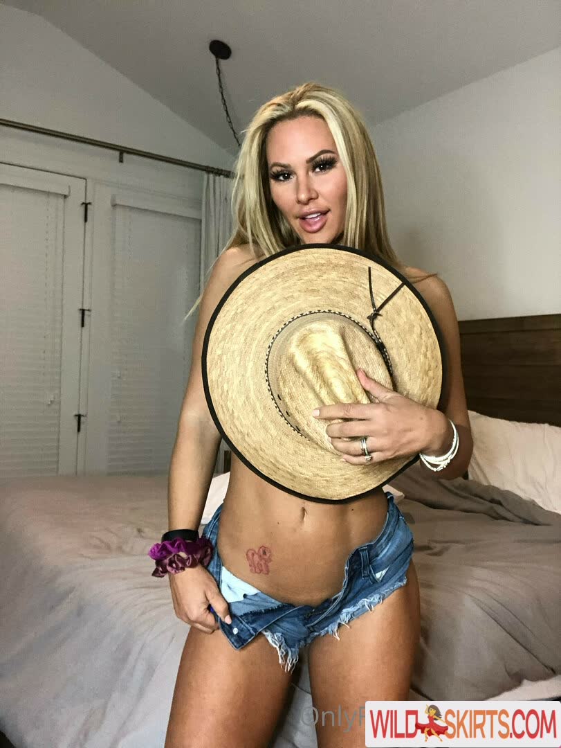 Kindly Myers nude leaked photo #223