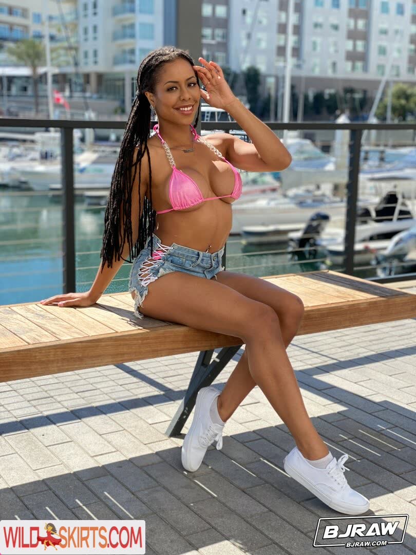 Kira Noir / thekiranoir / thekiranoirgram nude OnlyFans, Instagram leaked photo #15