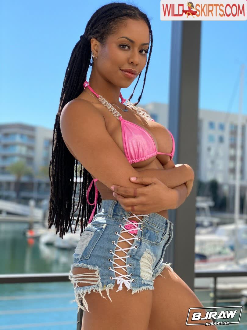 Kira Noir / thekiranoir / thekiranoirgram nude OnlyFans, Instagram leaked photo #14