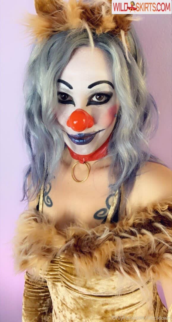 Kitziklown nude leaked photo #36