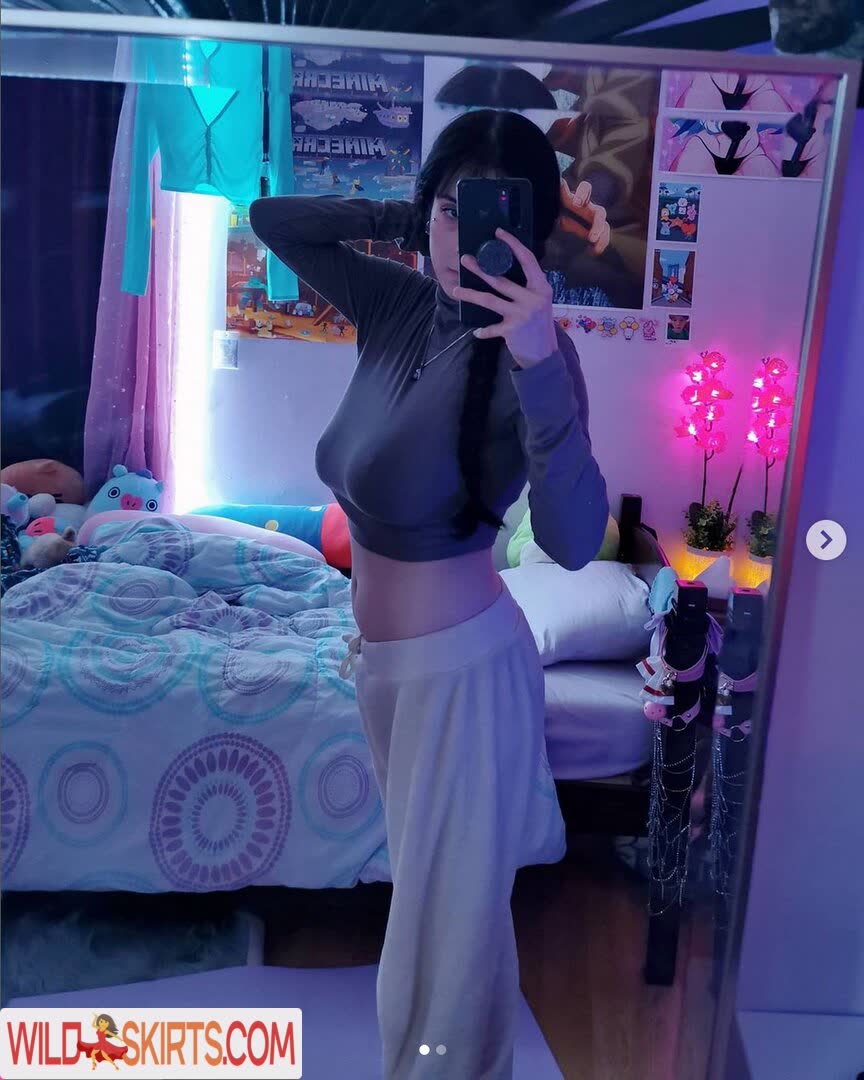 knaiifu.waifuu / Yanderejutsu / samepicofyuri / waifu.with.a.knaifu nude OnlyFans, Instagram leaked photo