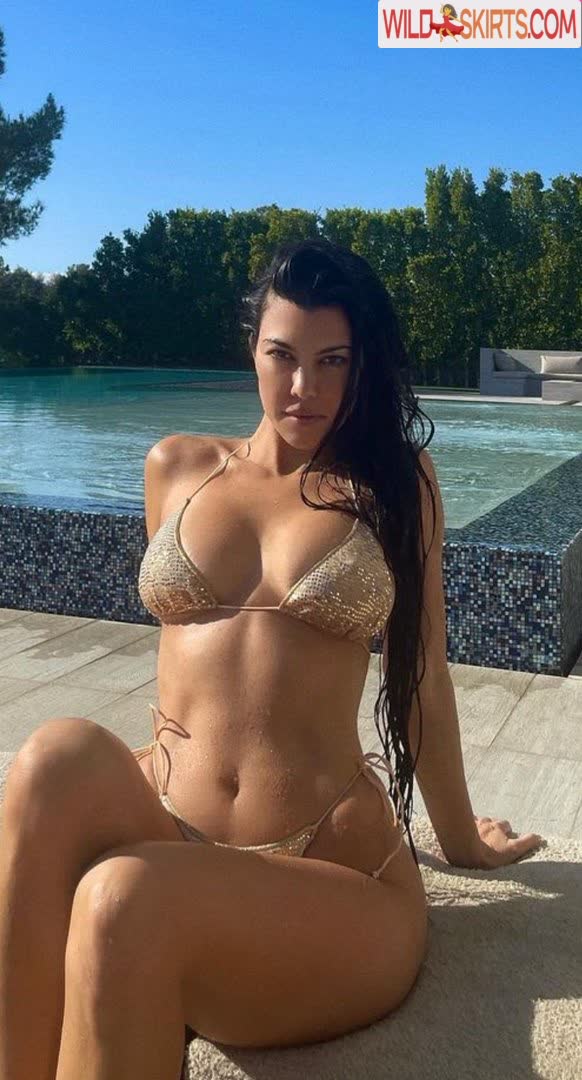 Kourtney Kardashian nude leaked photo #20