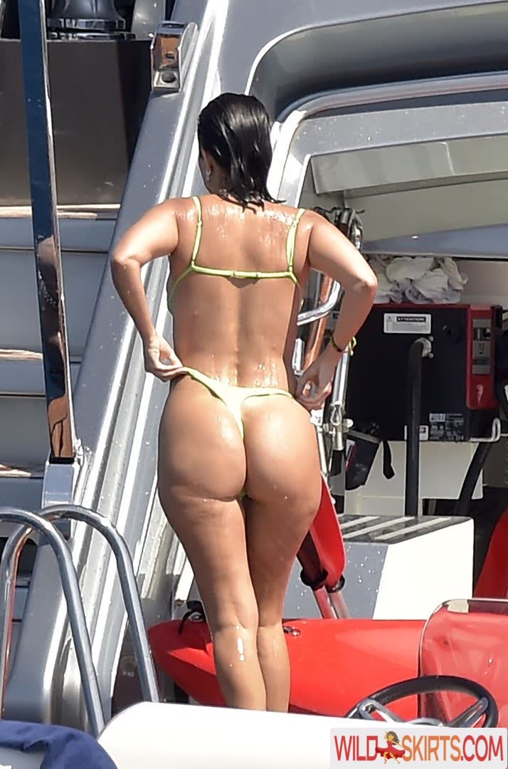 Kourtney Kardashian nude leaked photo #46