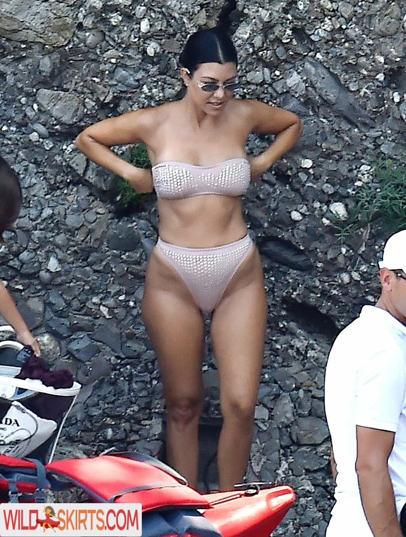 Kourtney Kardashian nude leaked photo #47