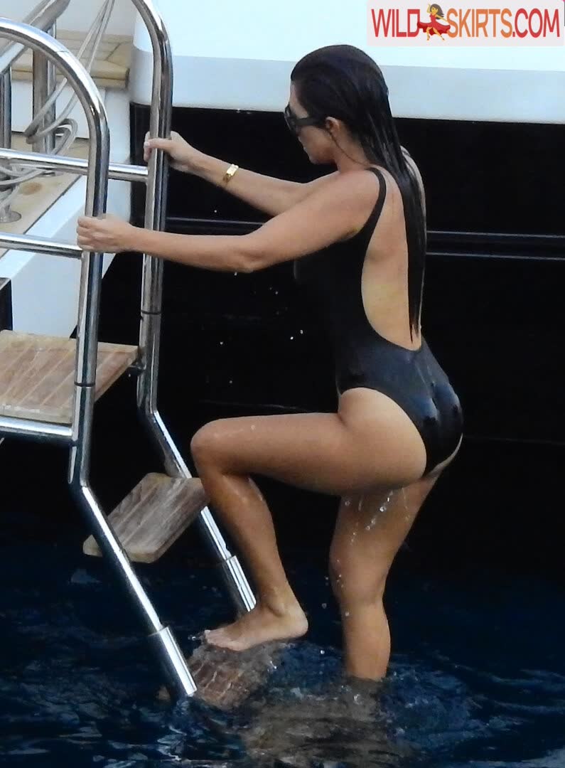 Kourtney Kardashian nude leaked photo #166