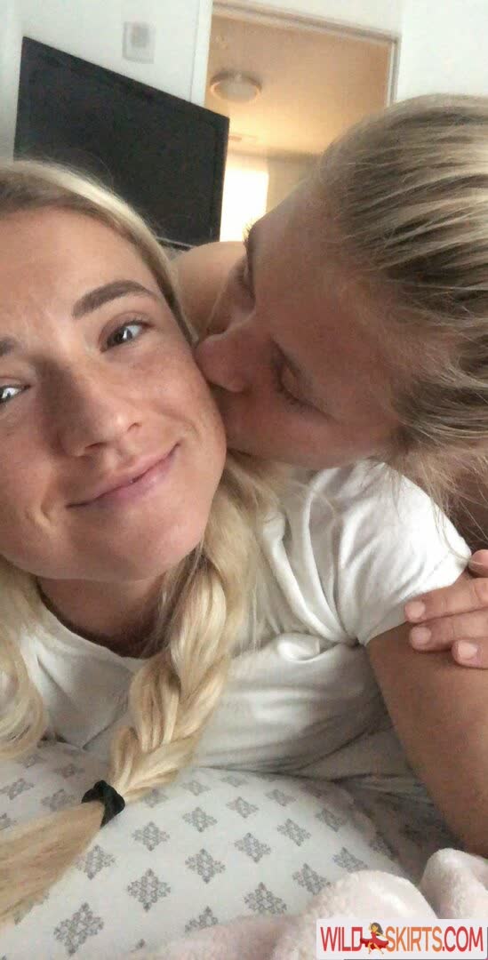 Kristie Mewis nude leaked photo #6