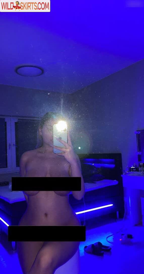 Kristinamouu nude leaked photo #8