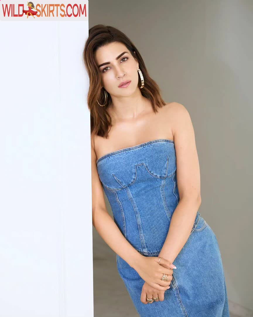 Kriti Sanon nude leaked photo #40