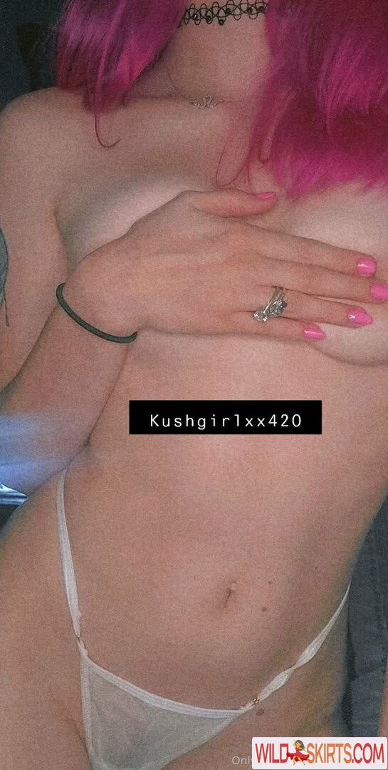 kushgirlxxfree / kushgirlxxfree / mika_the_cougar nude OnlyFans, Instagram leaked photo