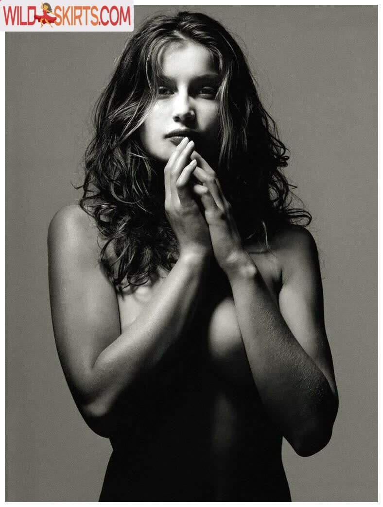 Laetitia Casta / laetitiacasta nude Instagram leaked photo #5