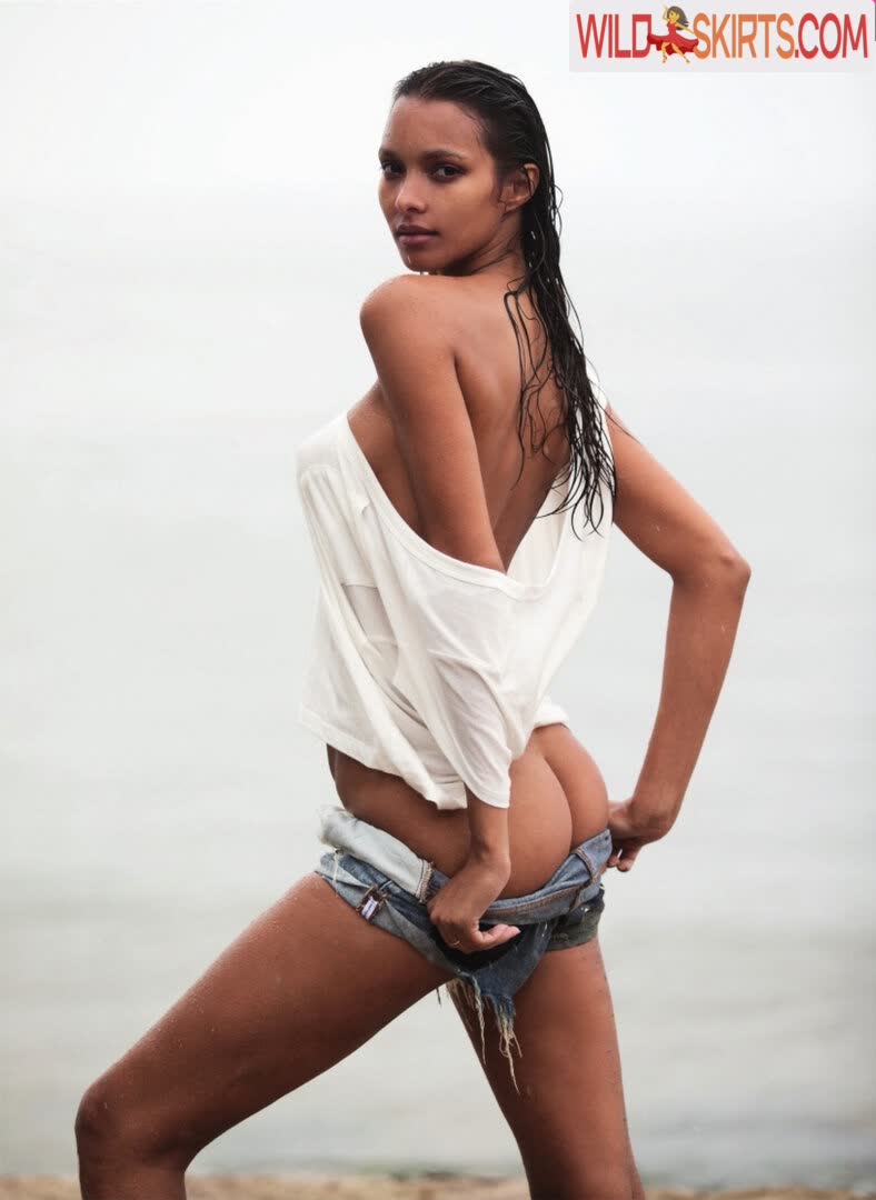 Lais Ribeiro nude leaked photo #53