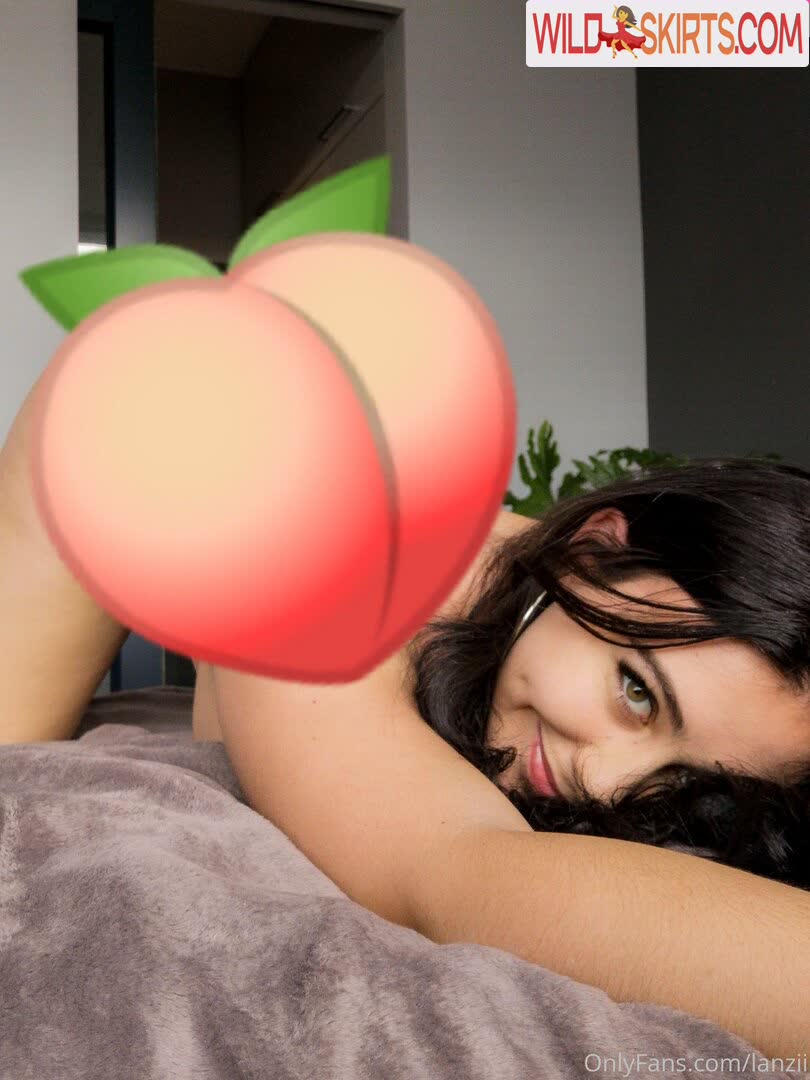 Lanzii nude leaked photo #8