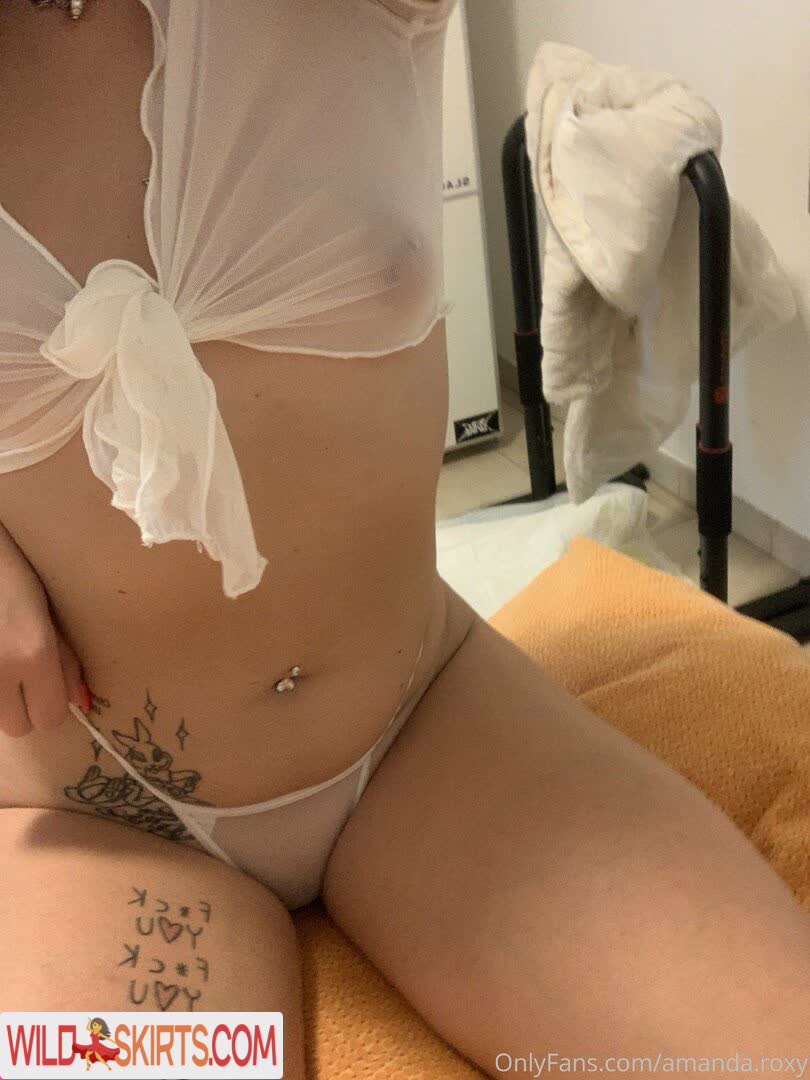 lararoxyrox / lararoxyrox / unicornroxy nude OnlyFans, Instagram leaked photo #8