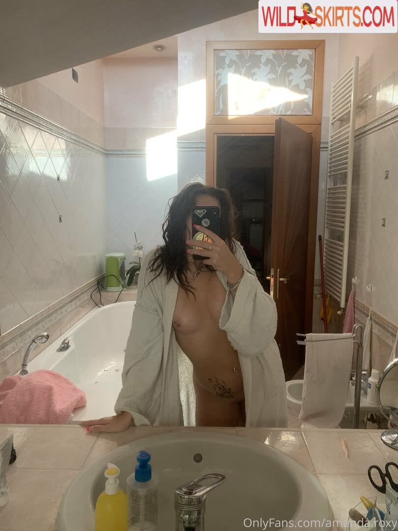 lararoxyrox / lararoxyrox / unicornroxy nude OnlyFans, Instagram leaked photo #9