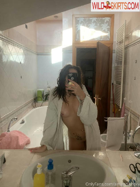 lararoxyrox / lararoxyrox / unicornroxy nude OnlyFans, Instagram leaked photo #83