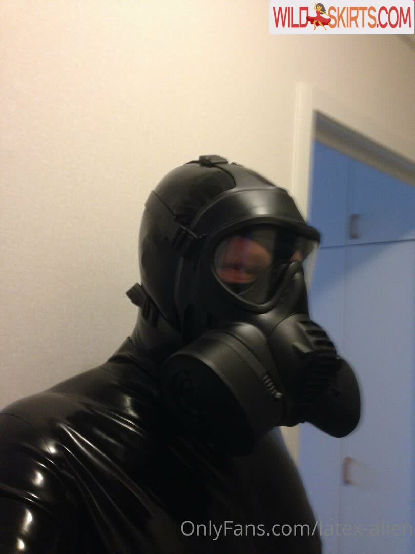 Latex-alien nude leaked photo #9