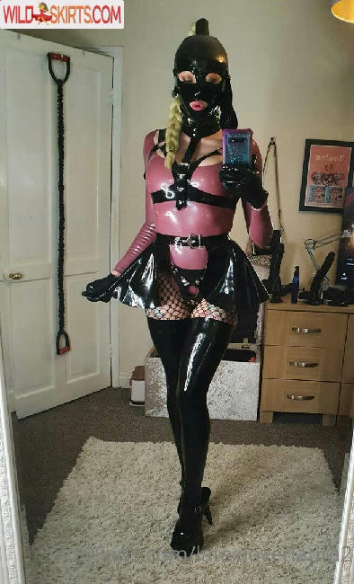 latexloverlaura2 / latex_fitness / latexloverlaura2 nude OnlyFans, Instagram leaked photo #26