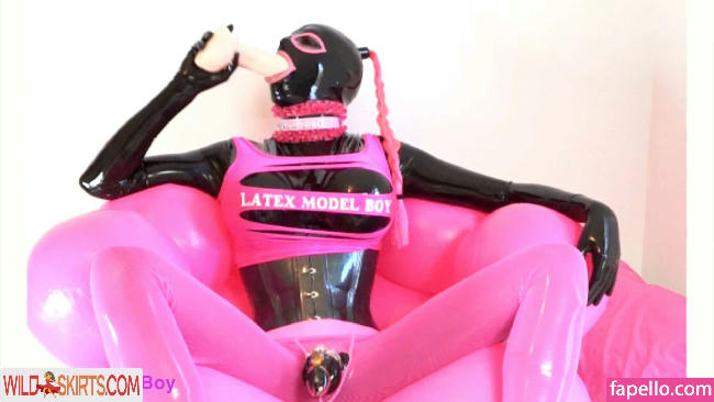 Latexmodeldoll / latexmodeldoll nude Instagram leaked photo #3